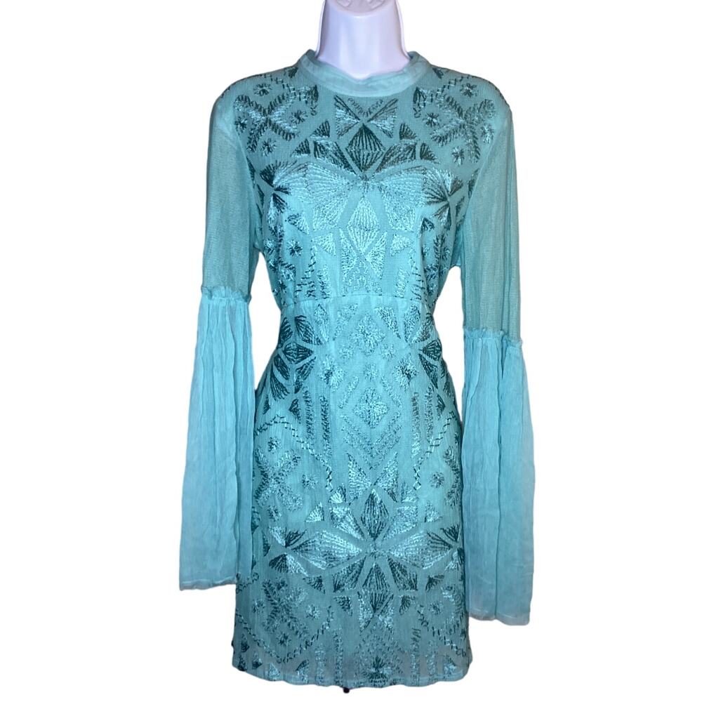 Free People Embroidered Mini Dress Bell/Sl  Dress Sz 12 Mint green Boho Coquette